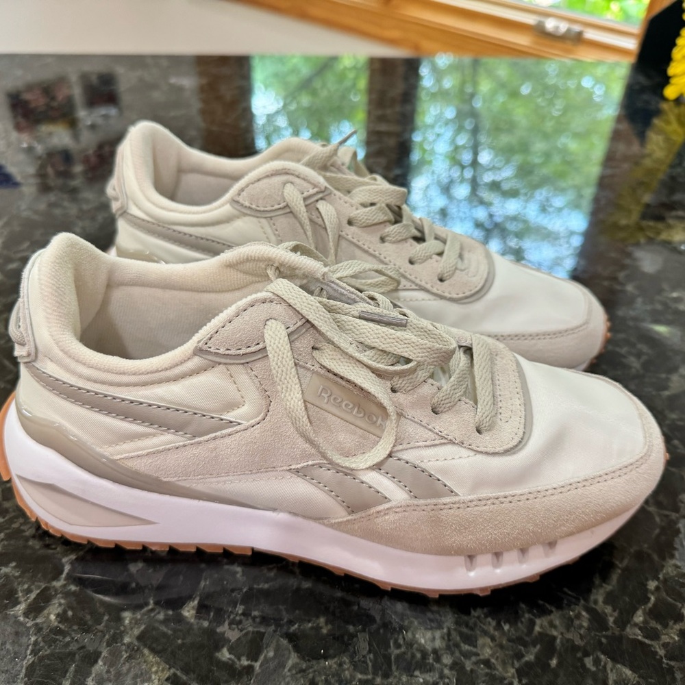 COPY - Reebok NWT Ladies Size 8 cream tennis shoe